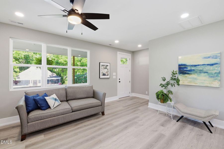 19-web-or-mls-P1127609 19-web-or-mls-P1127609