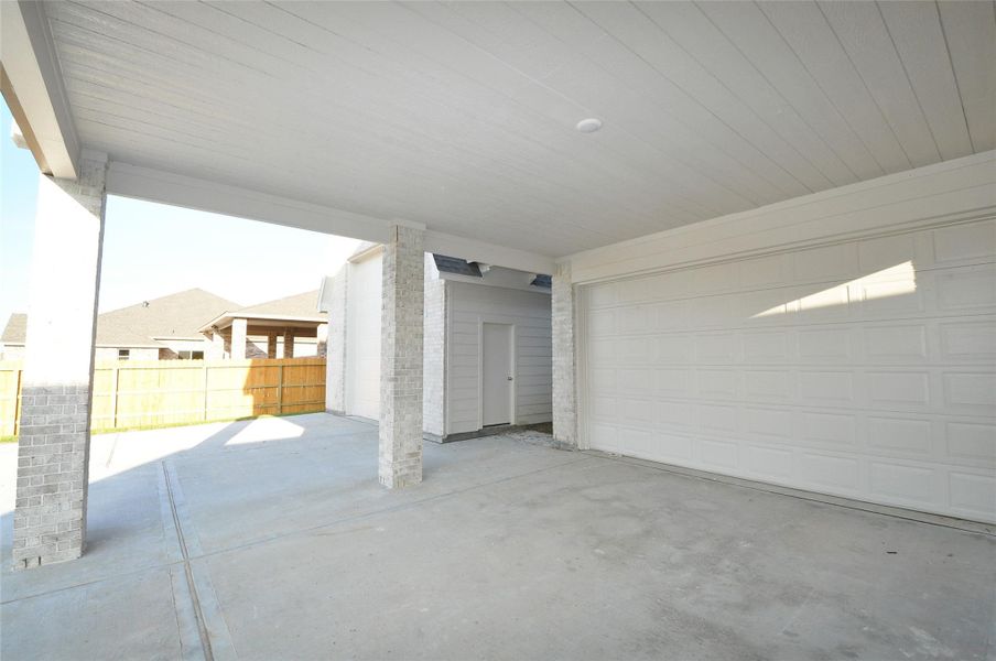 Exterior details and patio area of a home in , League City (Image 26).