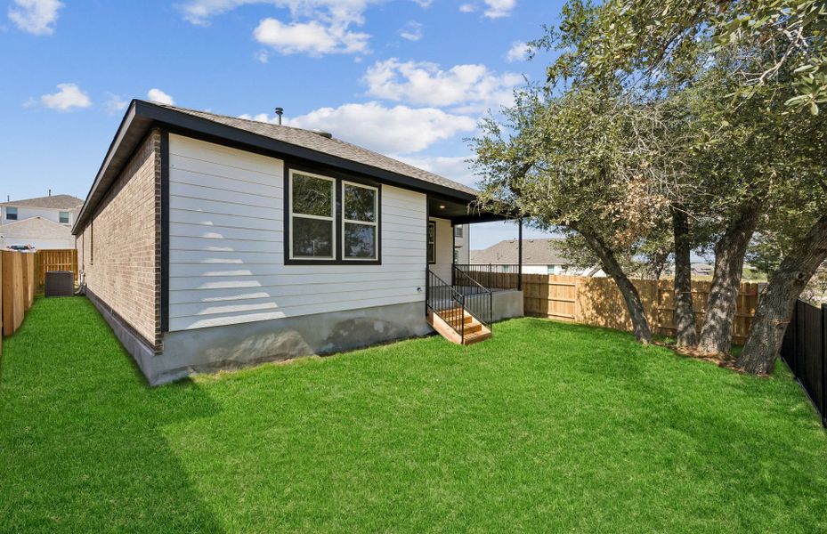 Exterior details and patio area of a home in La Cima, San Marcos (Image 22).