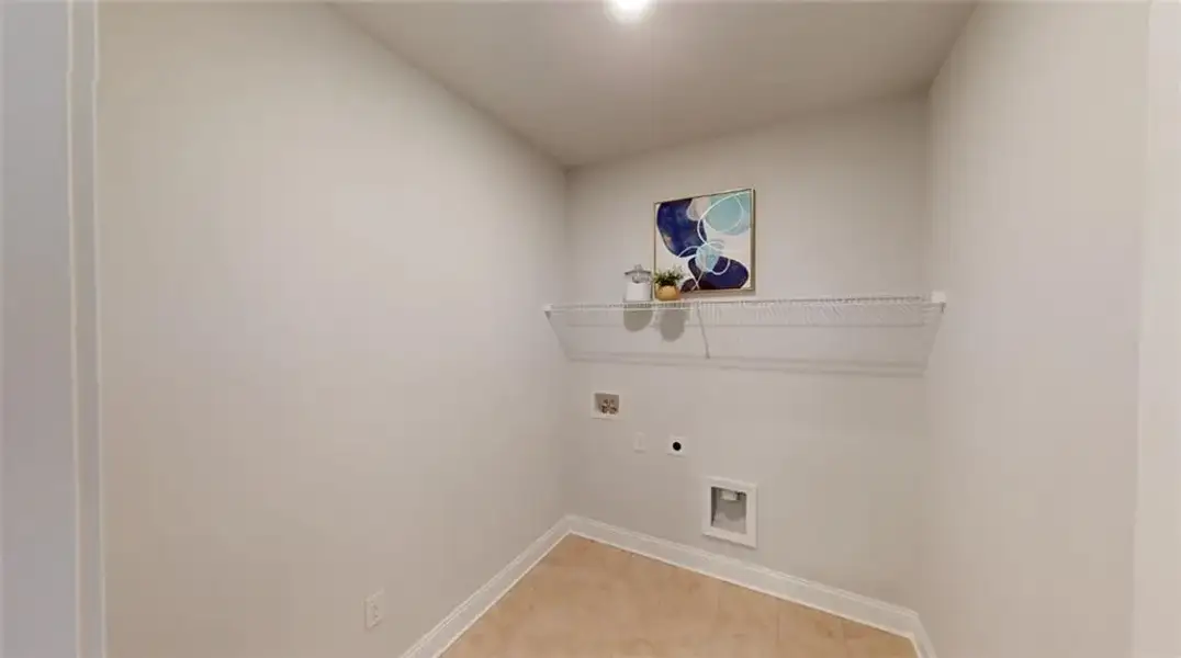 Spacious, unfurnished interior of a new home in Mirror Lake at South Harbour, Villa Rica (Image 16).