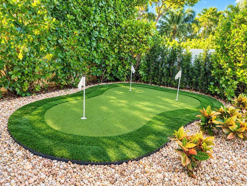 115-magic-way-putting-green-2-ai 115-magic-way-putting-green-2-ai
