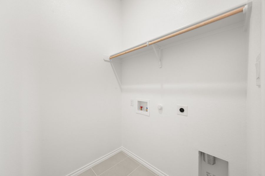 Spacious, unfurnished interior of a new home in Hunters Ridge, Crowley (Image 25).