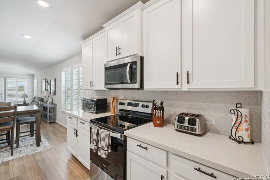 Furnished interior view inside a new home in Meyers Landing, New Braunfels (Image 24).