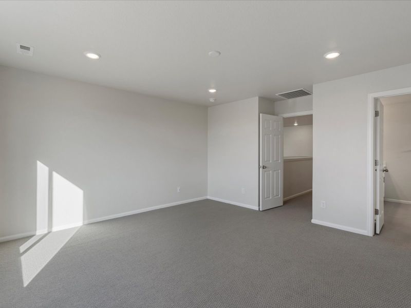 Spacious, unfurnished interior of a new home in Buffalo Highlands: The Canyon Collection, Commerce City (Image 9). Spacious, unfurnished interior of a new home in Buffalo Highlands: The Canyon Collection, Commerce City (Image 9).