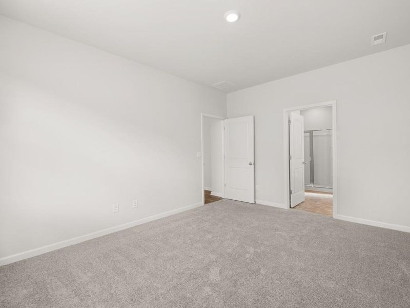 Spacious, unfurnished interior of a new home in Northwoods at Mirror Lake, Villa Rica (Image 10).