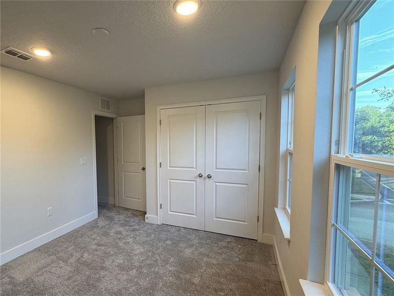 Spacious, unfurnished interior of a new home in , Harmony (Image 10).