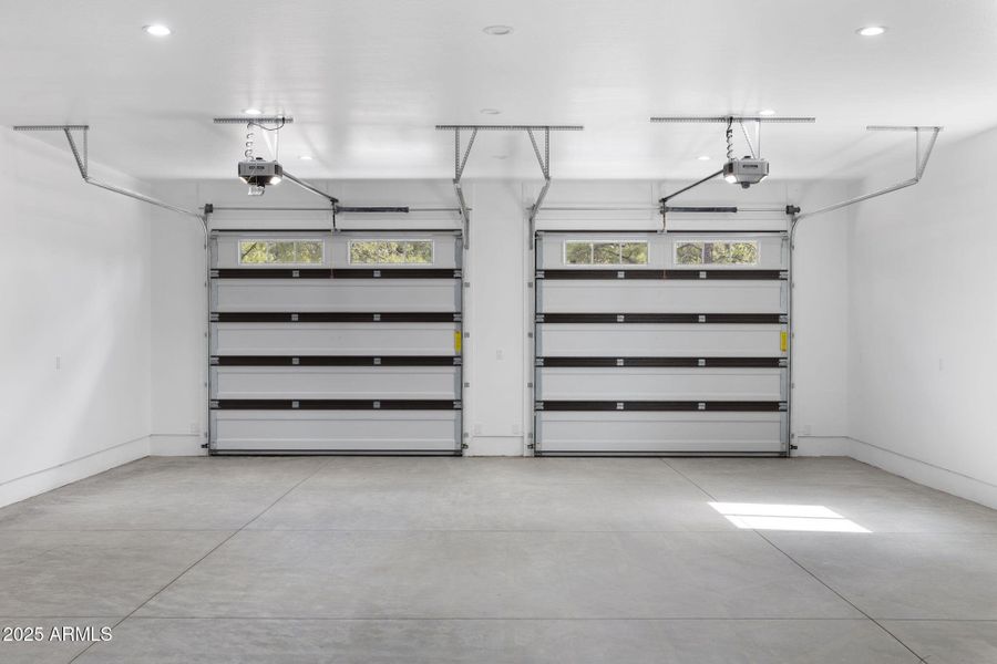 2-web-or-mls-FA9A2089 2-web-or-mls-FA9A2089