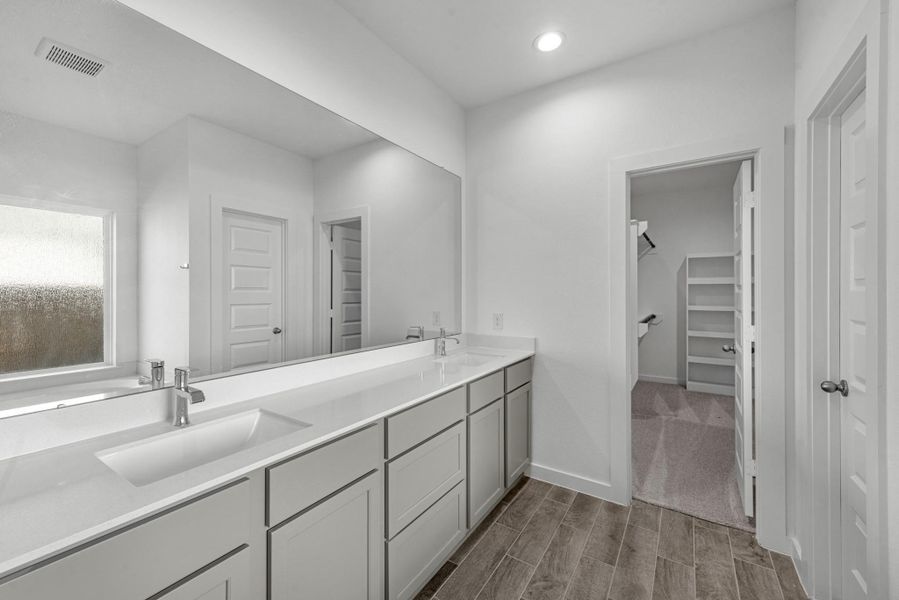 Furnished interior view inside a new home in Beacon Hill, Waller (Image 13).