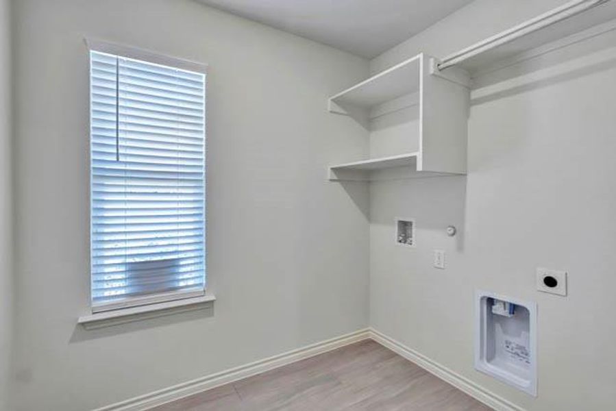 Spacious, unfurnished interior of a new home in , Fort Worth (Image 16).