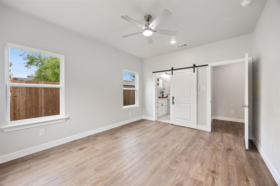 Spacious, unfurnished interior of a new home in , Dallas (Image 21).