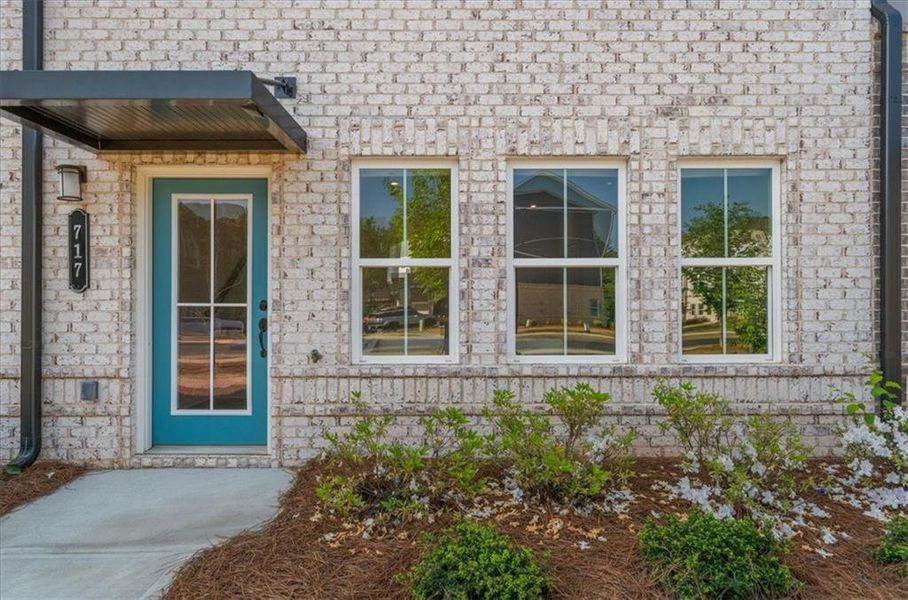 Exterior details and patio area of a home in , Acworth (Image 31).