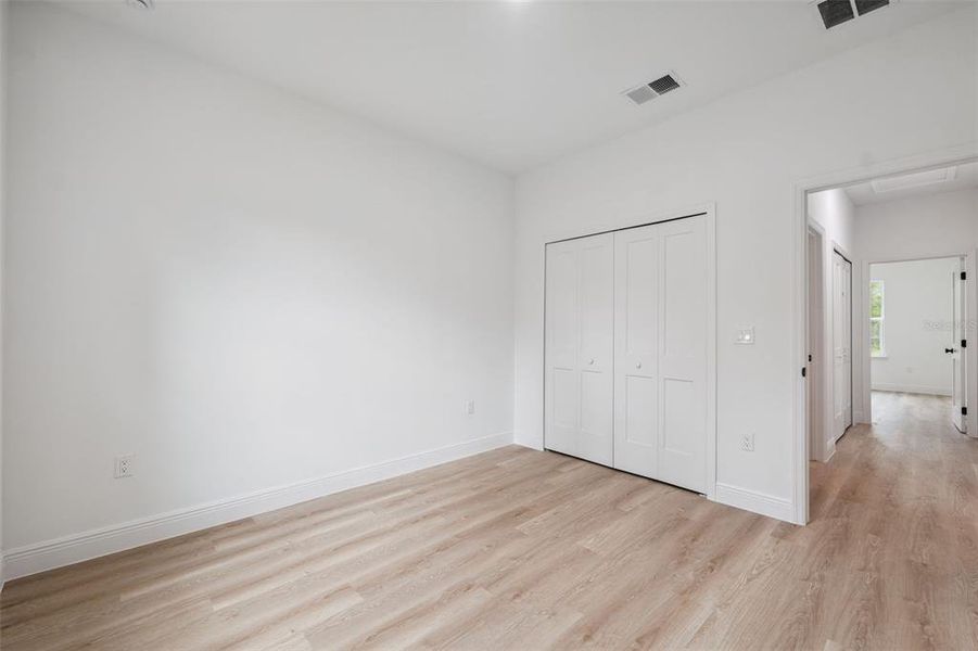 Spacious, unfurnished interior of a new home in , Ocala (Image 21).