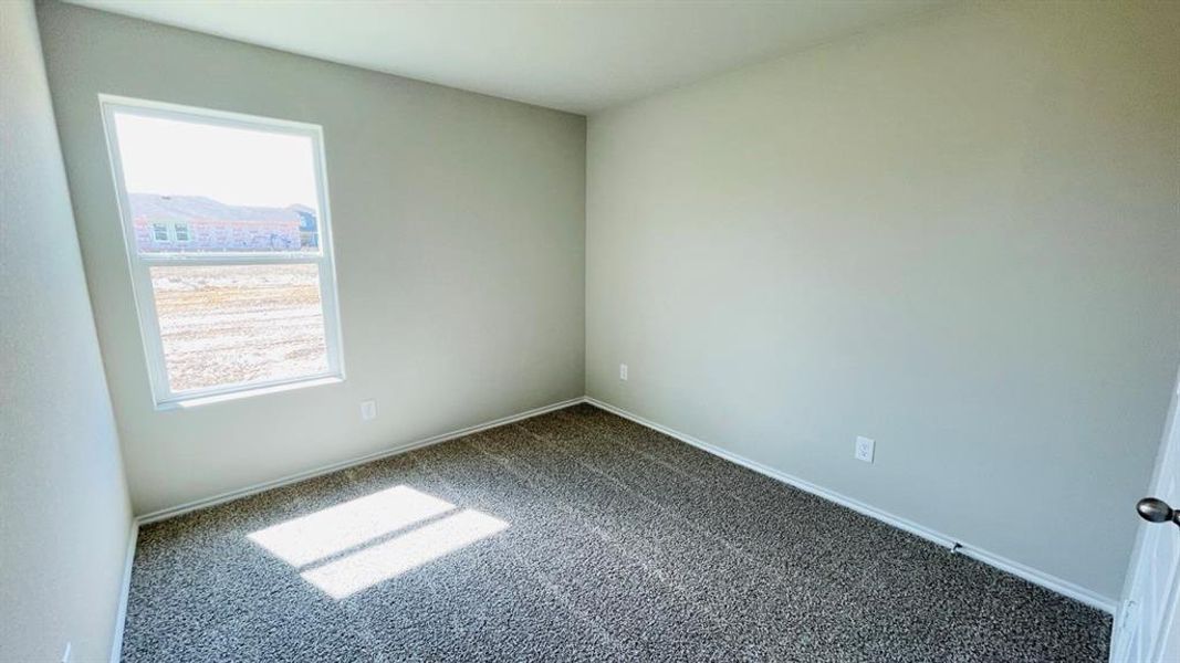 Spacious, unfurnished interior of a new home in Sunnycreek, Fort Worth (Image 15).
