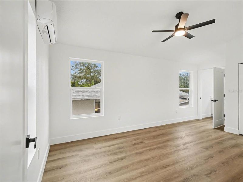 Spacious, unfurnished interior of a new home in , St. Petersburg (Image 56).