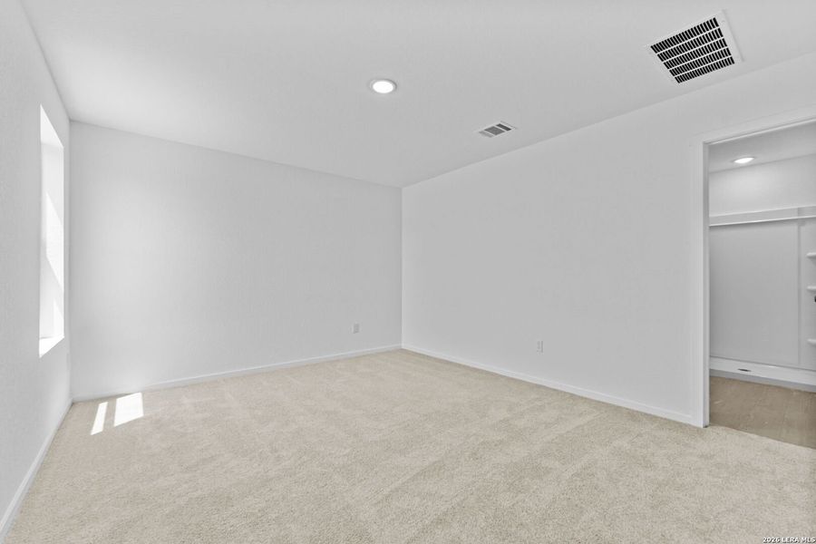 Spacious, unfurnished interior of a new home in Guadalupe Ridge, New Braunfels (Image 14). Spacious, unfurnished interior of a new home in Guadalupe Ridge, New Braunfels (Image 14).