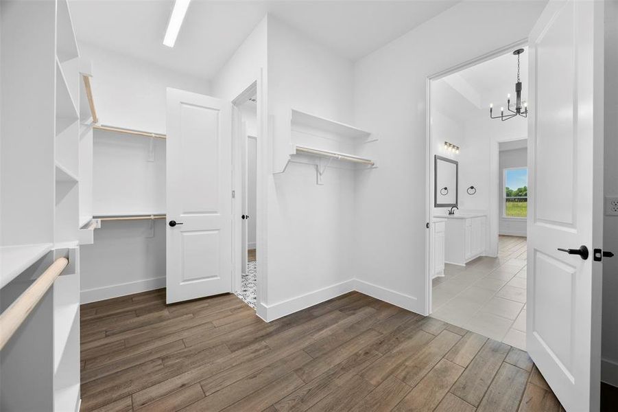 Spacious, unfurnished interior of a new home in , Waxahachie (Image 34).
