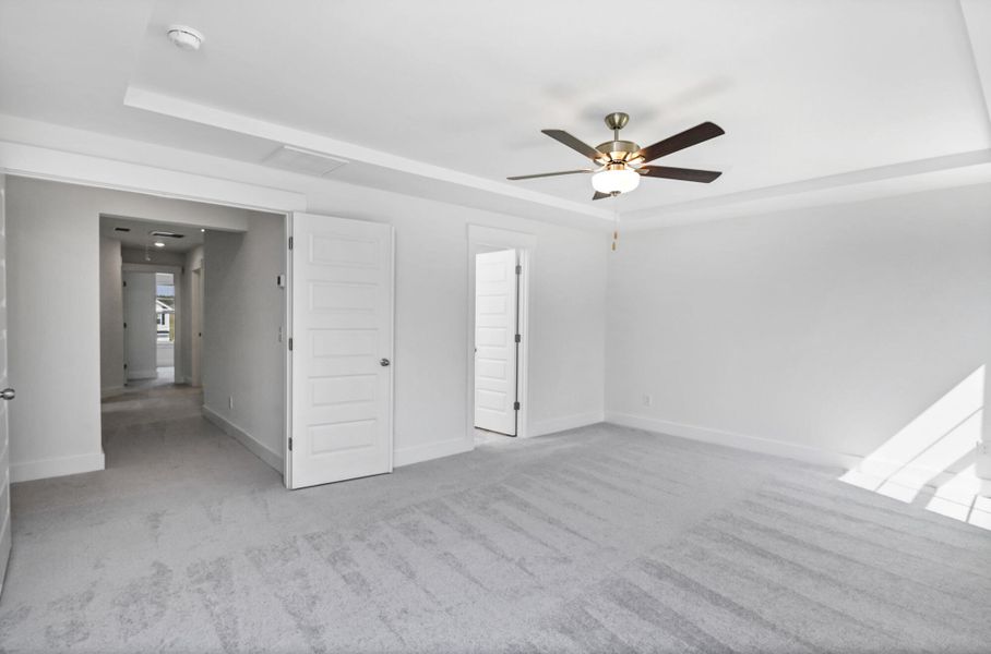 Spacious, unfurnished interior of a new home in Ferry Grove, Lexington (Image 26).