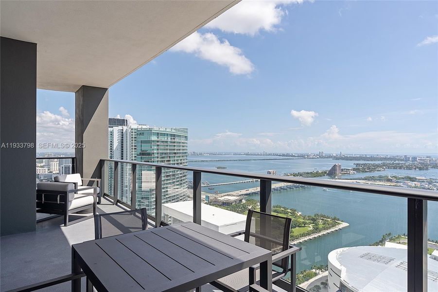 Condo located in Miami, FL showcasing its design and architecture (Image 26).
