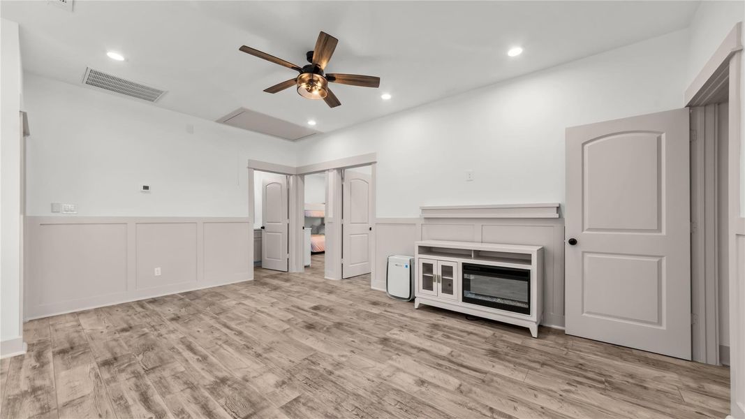 Spacious, unfurnished interior of a new home in , Tomball (Image 22).