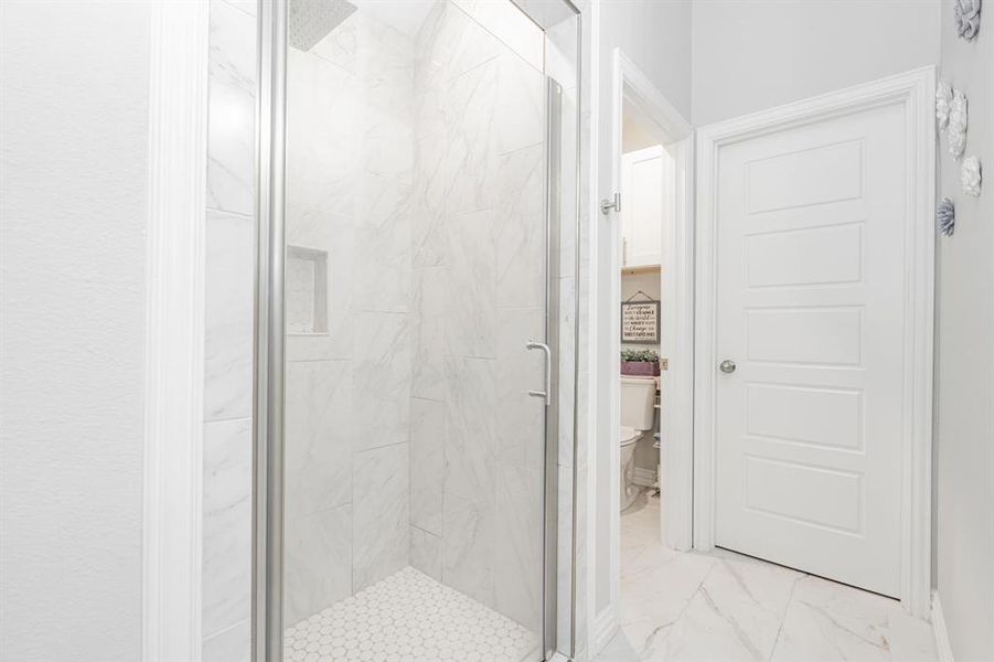 Furnished interior view inside a new home in , Dallas (Image 10).