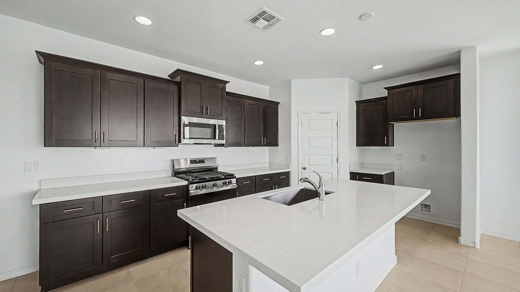 Furnished interior view inside a new home in The Lakes at Rancho El Dorado, Maricopa (Image 12).