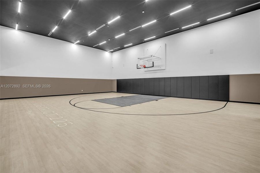 Community amenities in , Miami (Image 68).