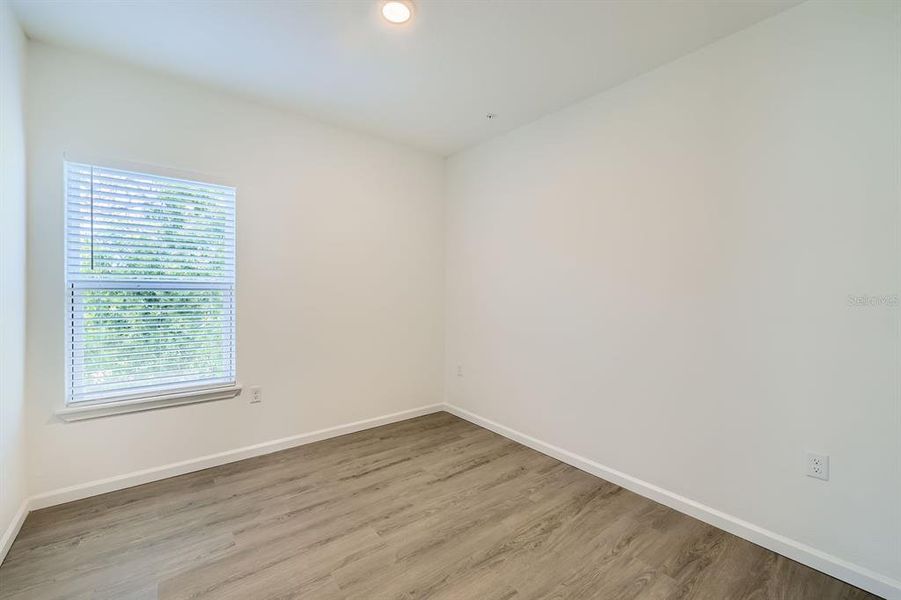 Spacious, unfurnished interior of a new home in , Orlando (Image 37).