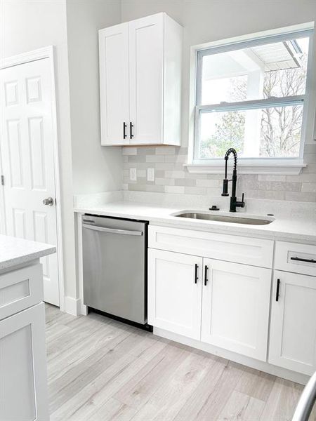 Furnished interior view inside a new home in , Ocklawaha (Image 9).