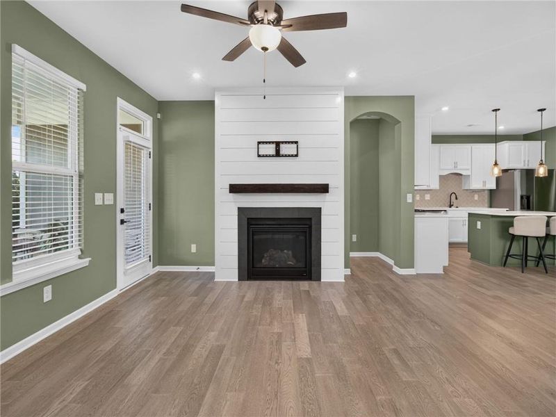 Spacious, unfurnished interior of a new home in Laurel Farms, Dallas (Image 27).
