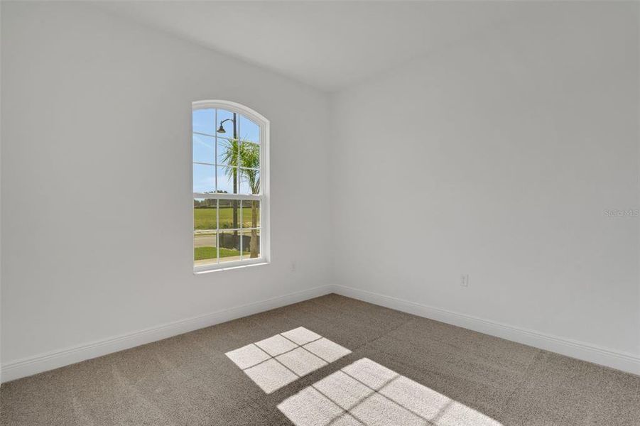 Spacious, unfurnished interior of a new home in Reserve at Hammock Oaks, Lady Lake (Image 17).
