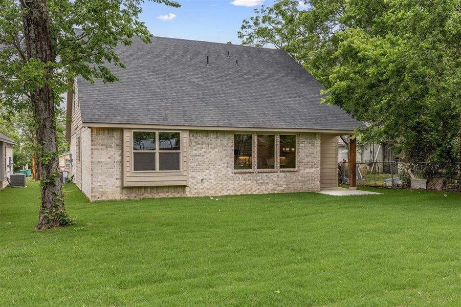 Exterior details and patio area of a home in , Sherman (Image 3).