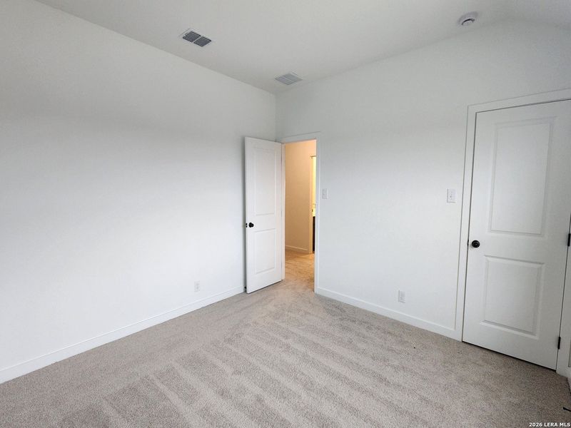 Spacious, unfurnished interior of a new home in Arcadia Ridge, San Antonio (Image 19).
