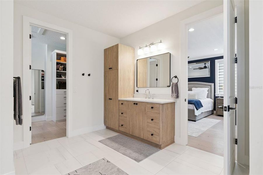 Furnished interior view inside a new home in Oakland Park, Winter Garden (Image 33).