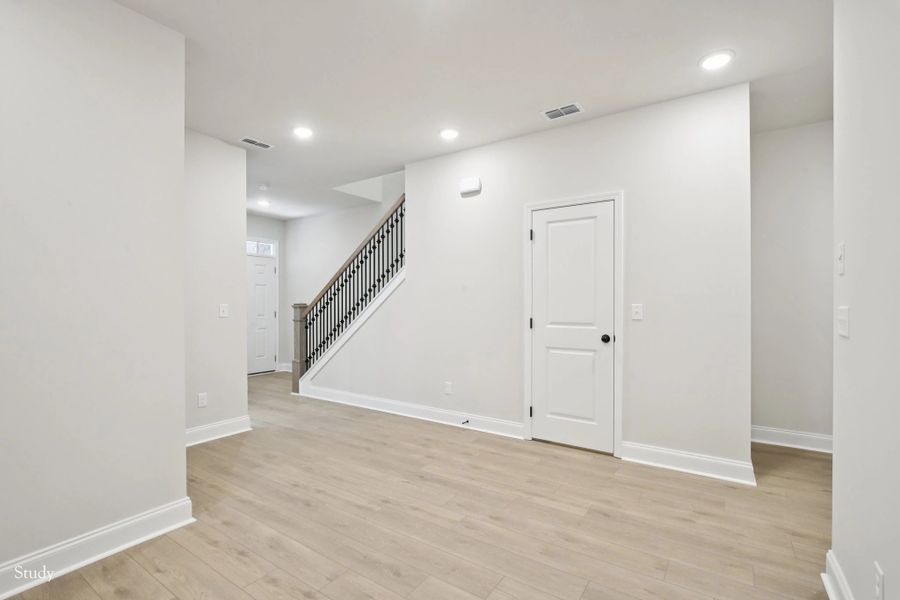 Spacious, unfurnished interior of a new home in Promenade at Clari Park, Murfreesboro (Image 14).