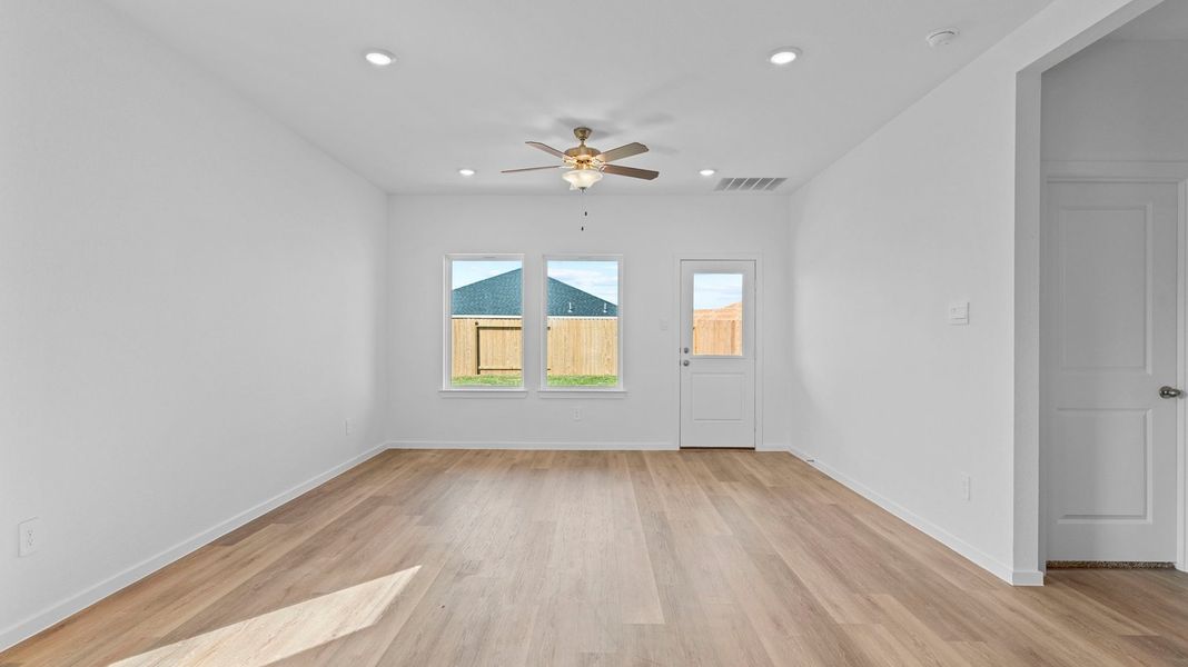Spacious, unfurnished interior of a new home in Tamarron, Fulshear (Image 20).