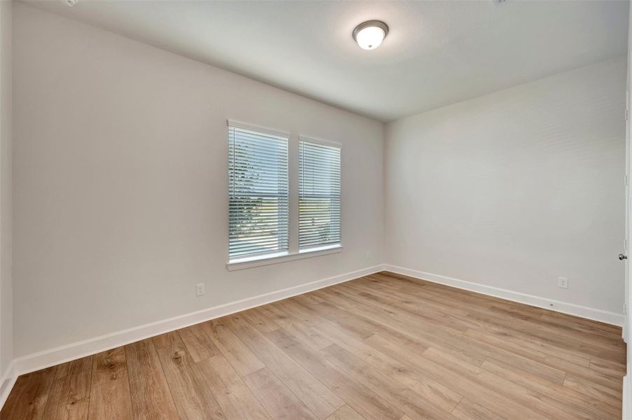 Spacious, unfurnished interior of a new home in Riceland - Enclave Row Collection, Mont Belvieu (Image 12).