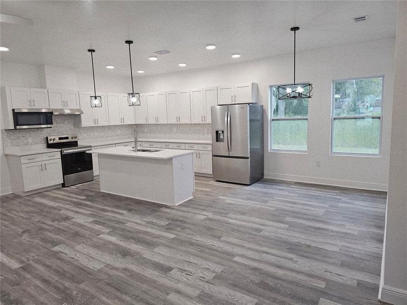 Furnished interior view inside a new home in , Altamonte Springs (Image 3).