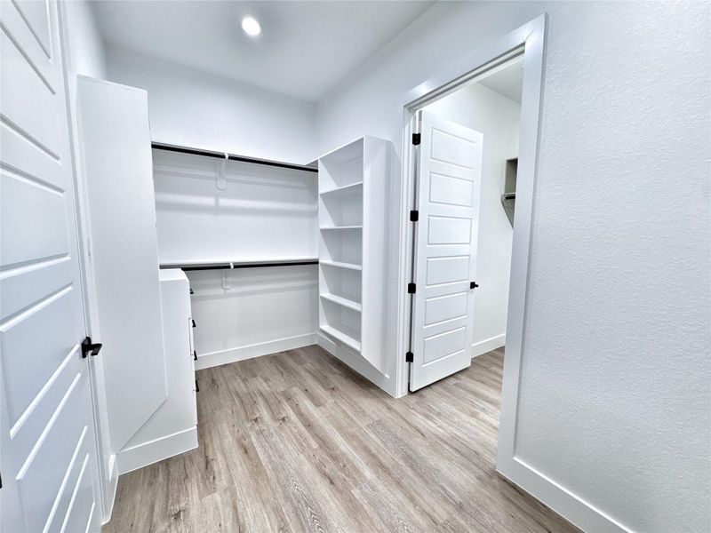 Spacious, unfurnished interior of a new home in , Conroe (Image 39). Spacious, unfurnished interior of a new home in , Conroe (Image 39).