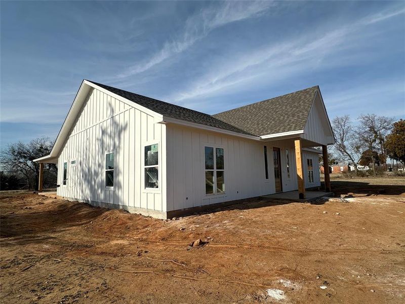 Image 14 of a home in . Image 14 of a home in .