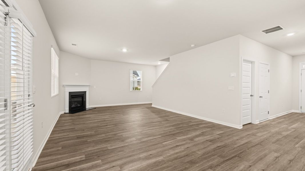 Representative unfurnished interior of a home built from the Galen by D.R. Horton in Champion's Run, Lithonia (Image 17).
