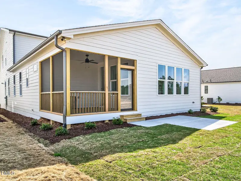 036-1280x960-rear-view