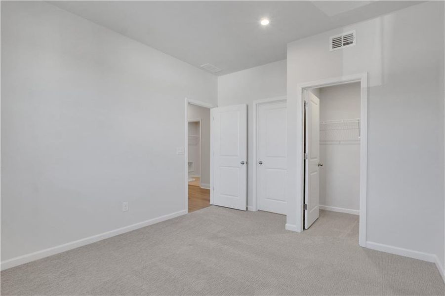 Spacious, unfurnished interior of a new home in , Powder Springs (Image 13).
