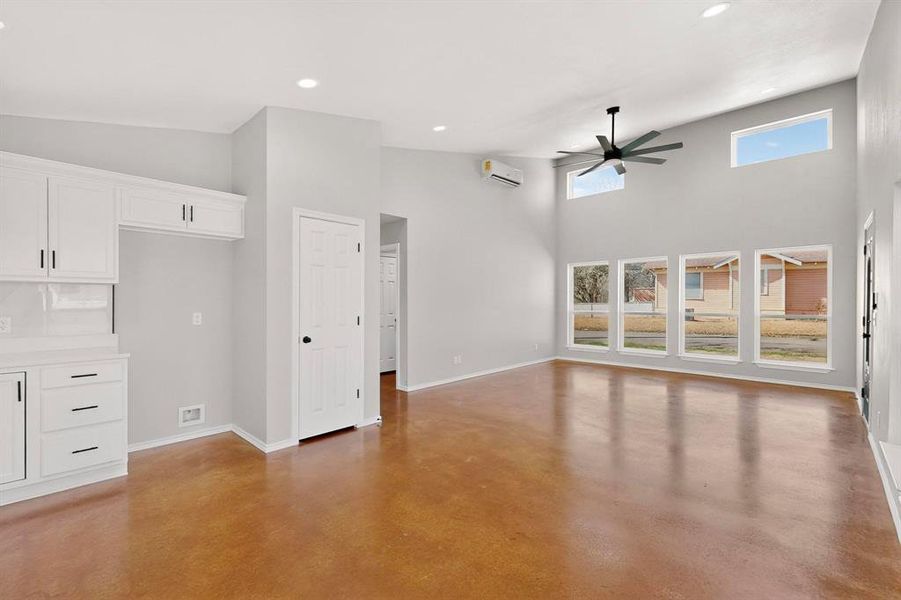 Spacious, unfurnished interior of a new home in , Paris (Image 27).