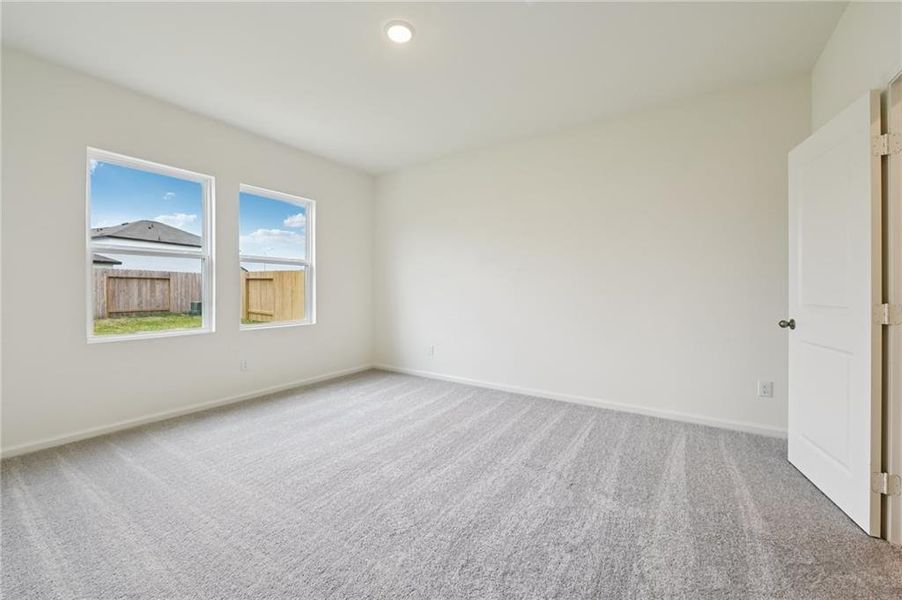 Spacious, unfurnished interior of a new home in Crescent Pointe, Carrollton (Image 38).