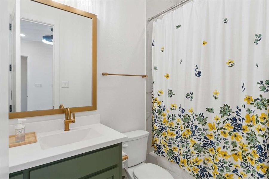 Furnished interior view inside a new home in , Rockwall (Image 18).