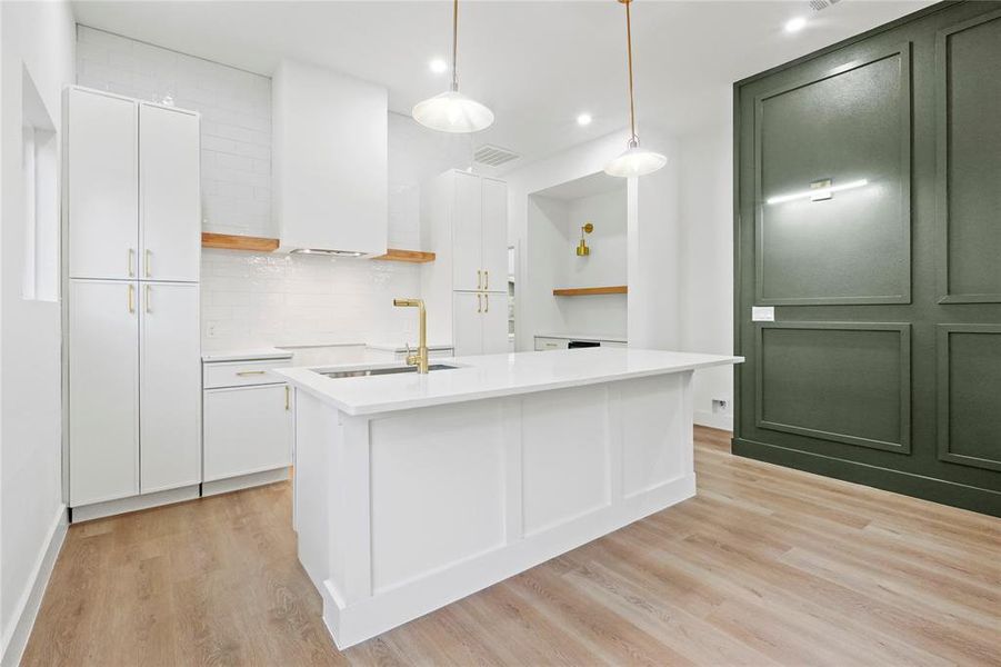 Furnished interior view inside a new home in , Dallas (Image 7).