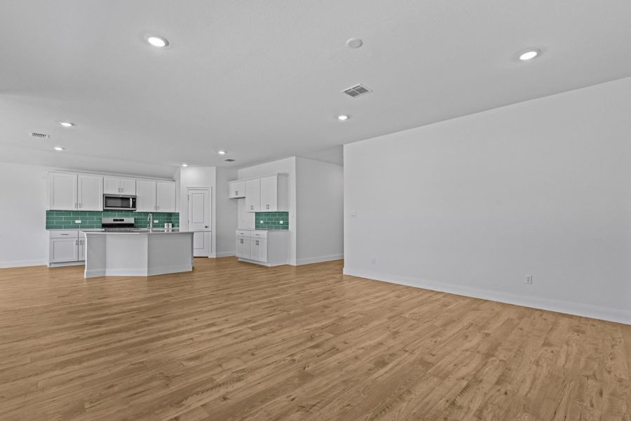 Spacious, unfurnished interior of a new home in Railhead, Cedar Creek (Image 14). Spacious, unfurnished interior of a new home in Railhead, Cedar Creek (Image 14).