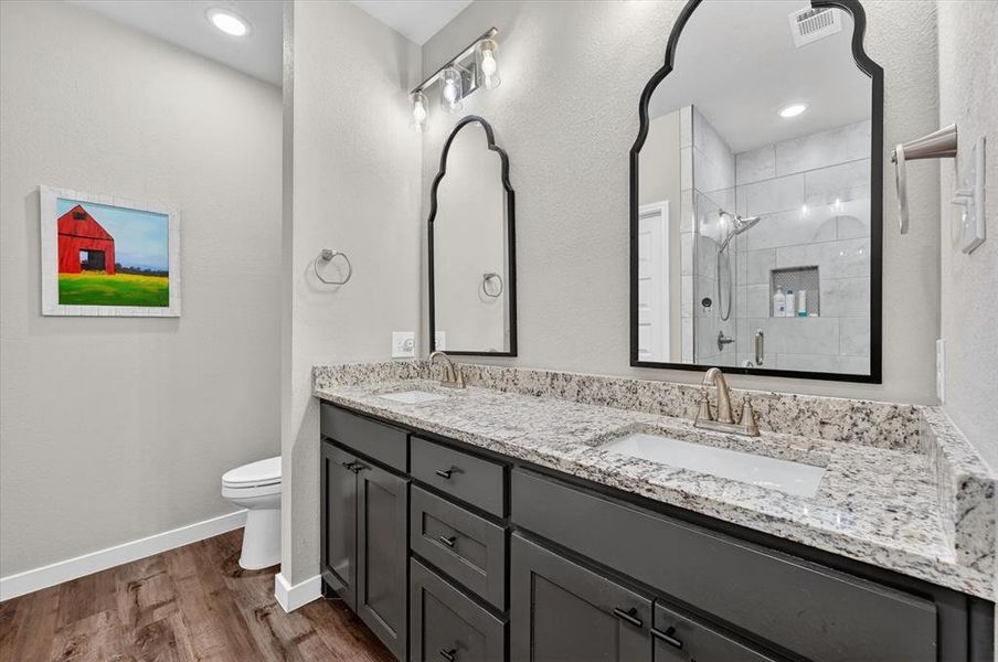 Furnished interior view inside a new home in , Cleburne (Image 29).