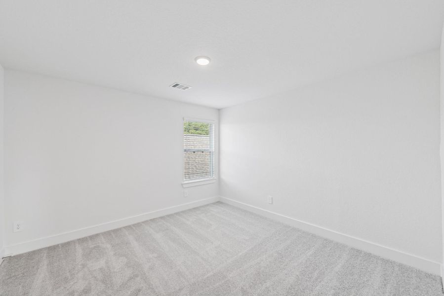 Spacious, unfurnished interior of a new home in Sorella, Tomball (Image 25).