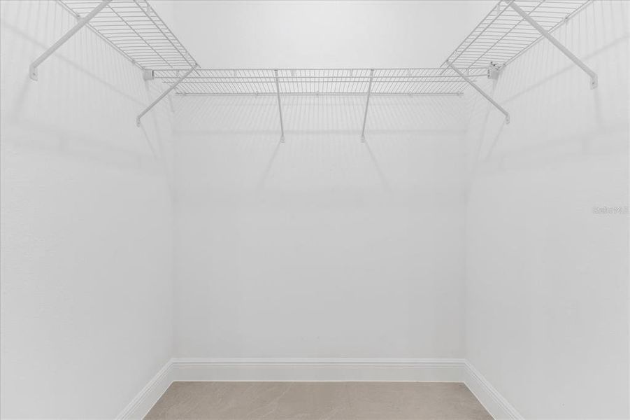 Spacious, unfurnished interior of a new home in , Ocala (Image 16).